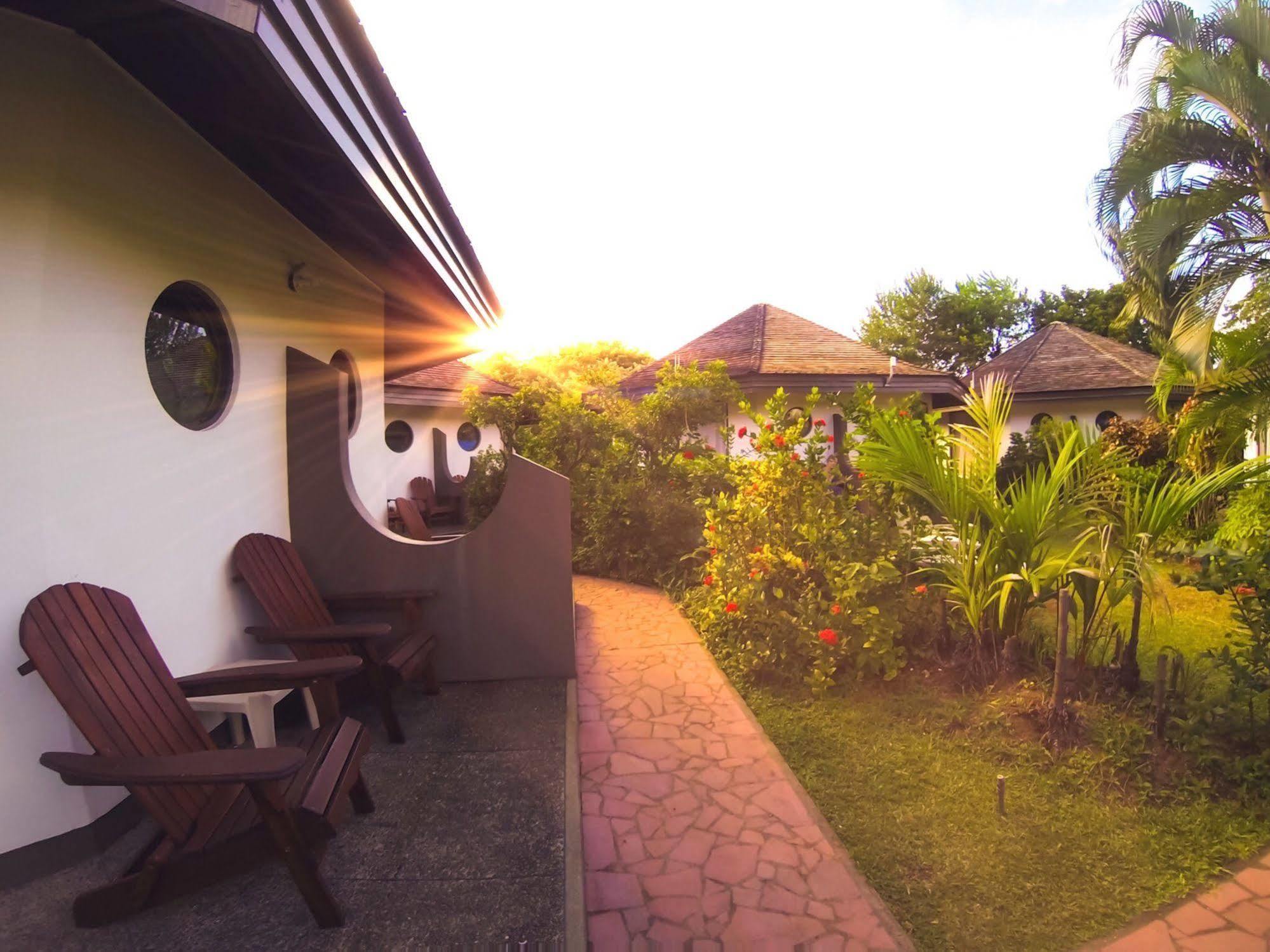Kariwak Village Holistic Haven Crown Point Exteriör bild